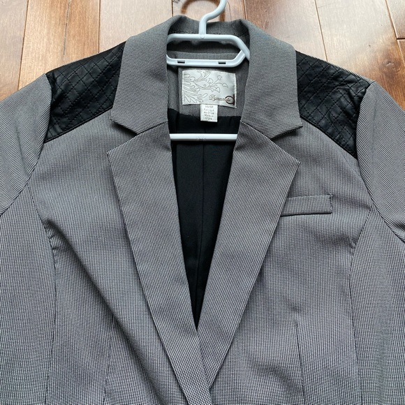 Dynamite blazer with shoulders leather detailing - Picture 6 of 14